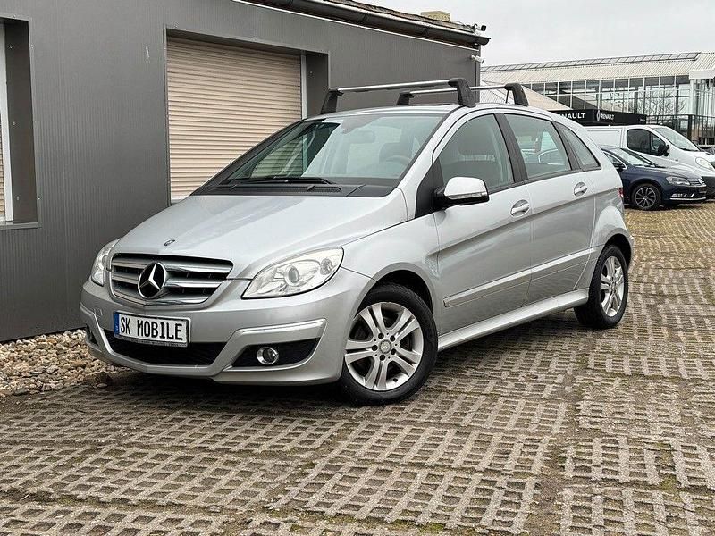 Silber Gebraucht 2008 Mercedes 200 Limousine | 4.499 € (Fairer Preis) - Bild 1/4