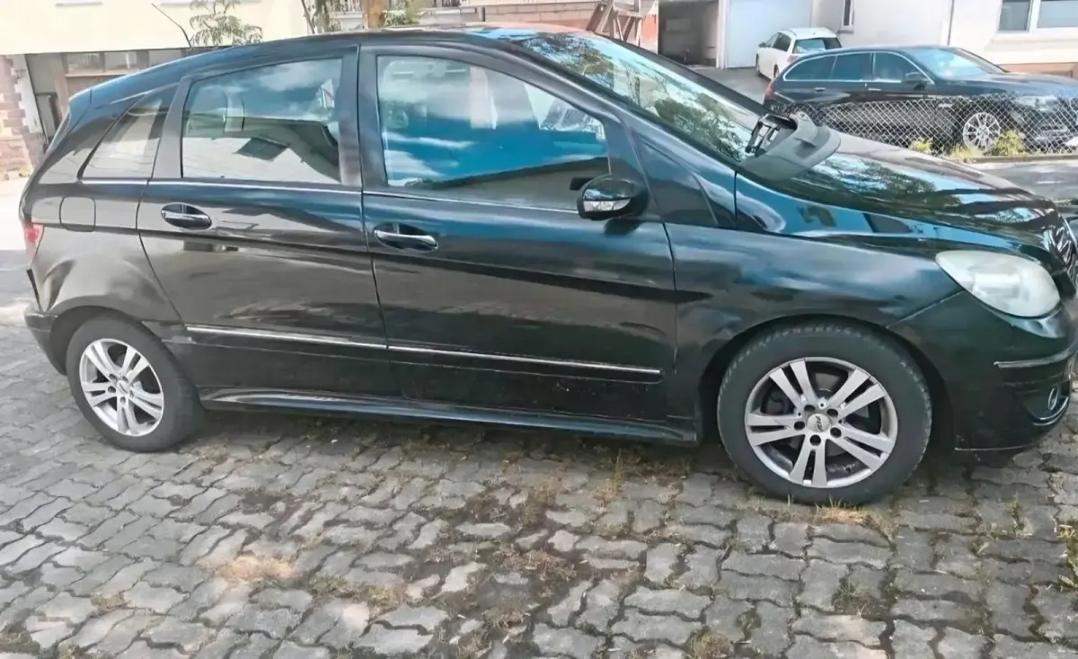 Gebraucht Mercedes B180 109 PS (80 kW) 2007 Schwarz Van / Kleinbus