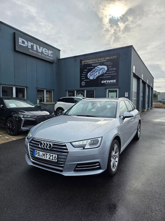 Silber Gebraucht 2018 Audi A4 Sport Kombi | 16.999 € (Guter Preis) - Bild 1/4