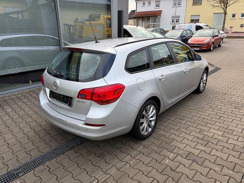 Gebraucht Opel Astra Active 140 PS (102 kW) 2013 Silber Kombi