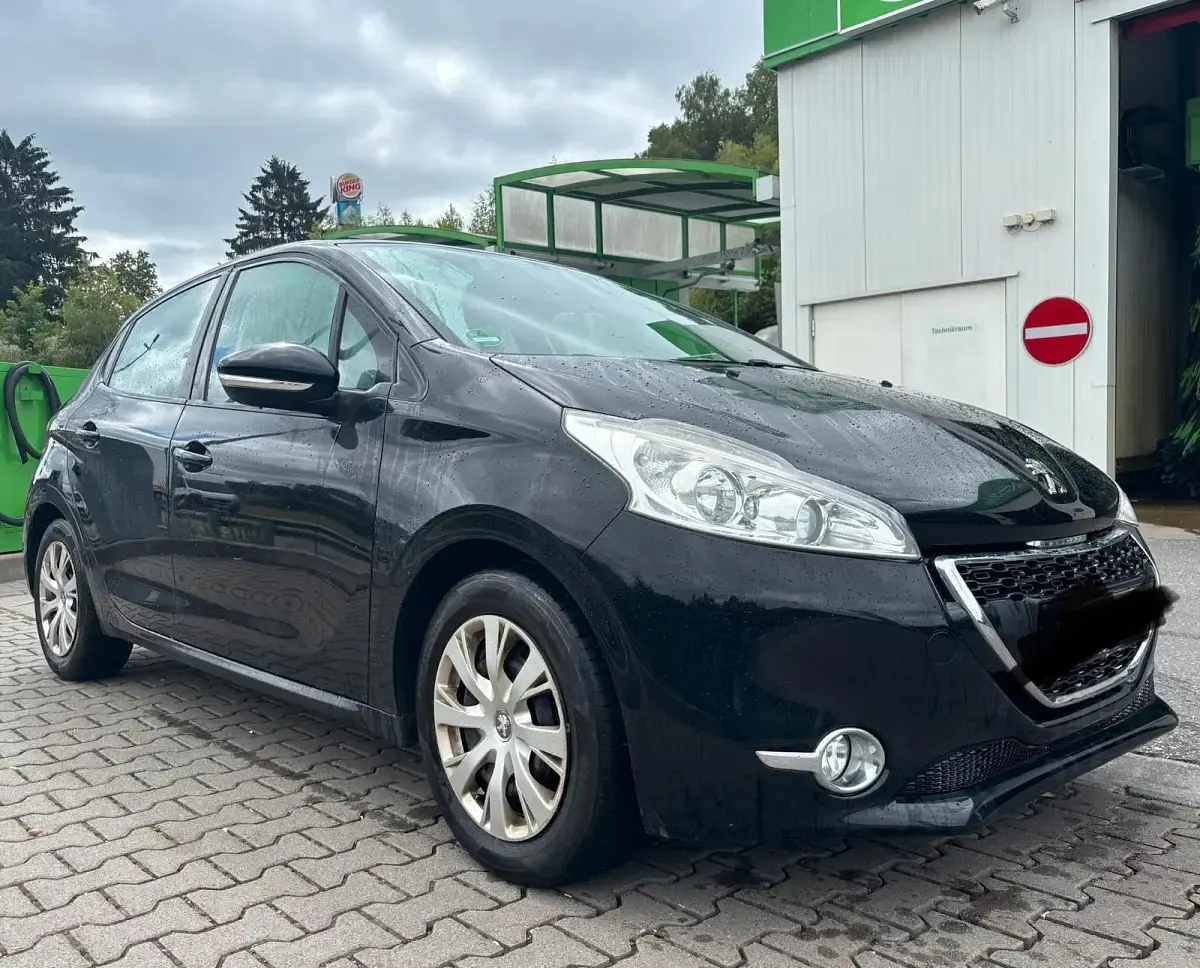 Gebraucht Peugeot 208 82 PS (60 kW) 2014 Kleinwagen
