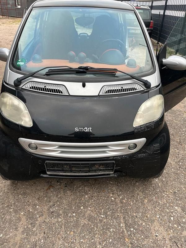 Schwarz Gebraucht 2001 Smart ForTwo Coupé Coupé | 650 € (Superpreis) - Bild 1/4
