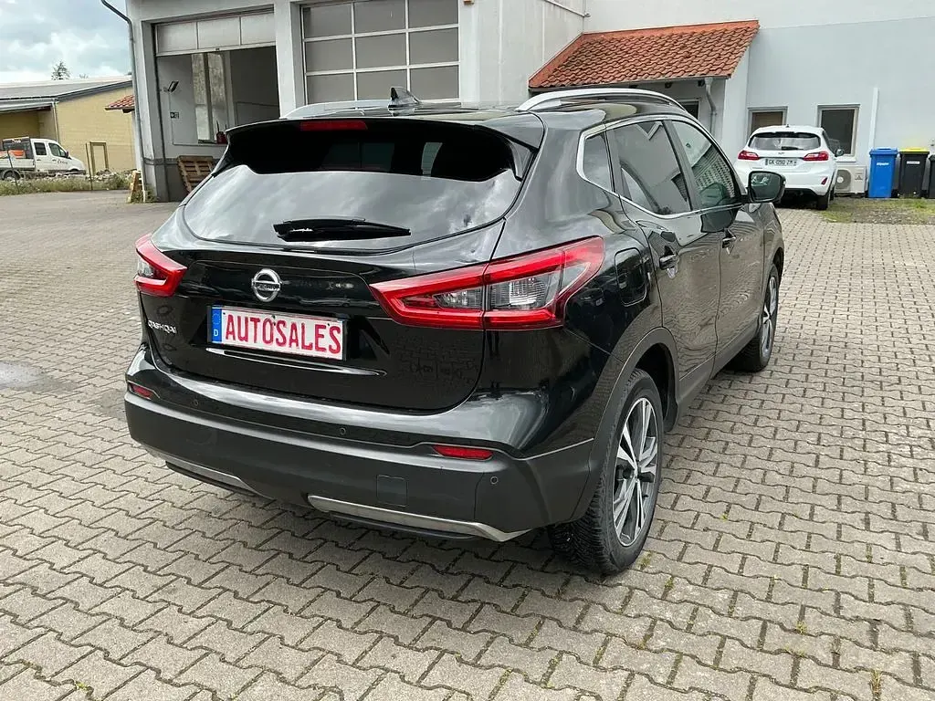 Gebraucht Nissan Qashqai N-Connecta 131 PS (96 kW) 2018 Schwarz SUV