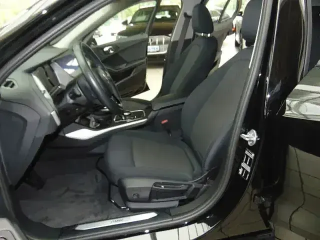 Gebraucht BMW 118 Advantage 140 PS (102 kW) 2019 Schwarz ii/bonnet fluid black Kleinwagen