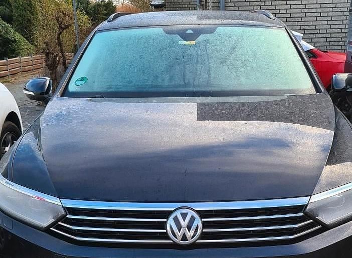 Schwarz Gebraucht 2019 VW Passat Kombi | 15.299 € (Guter Preis) - Bild 1/4