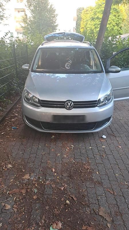 Grau Gebraucht 2012 VW Touran Van / Kleinbus | 3.900 € (Superpreis) - Bild 1/4