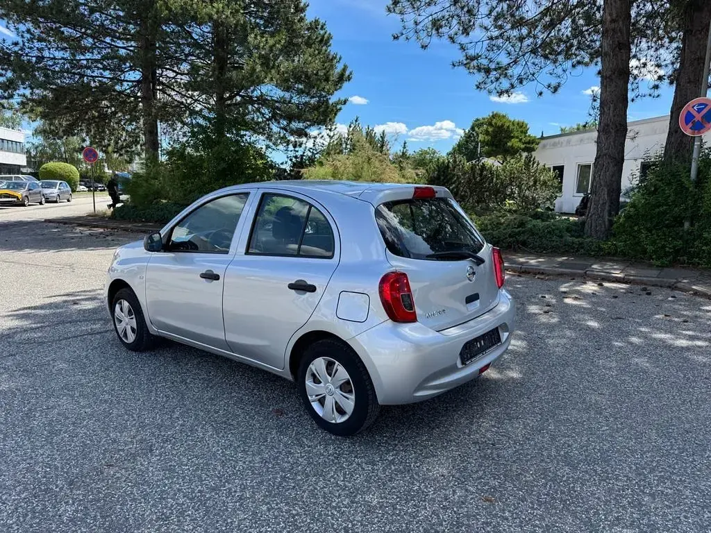 Gebraucht Nissan Micra Visia 80 PS (58 kW) 2016 Silber Kleinwagen
