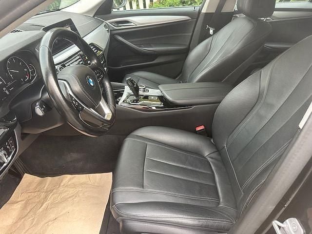 Gebraucht BMW 520 190 PS (139 kW) 2019 Grau Kombi