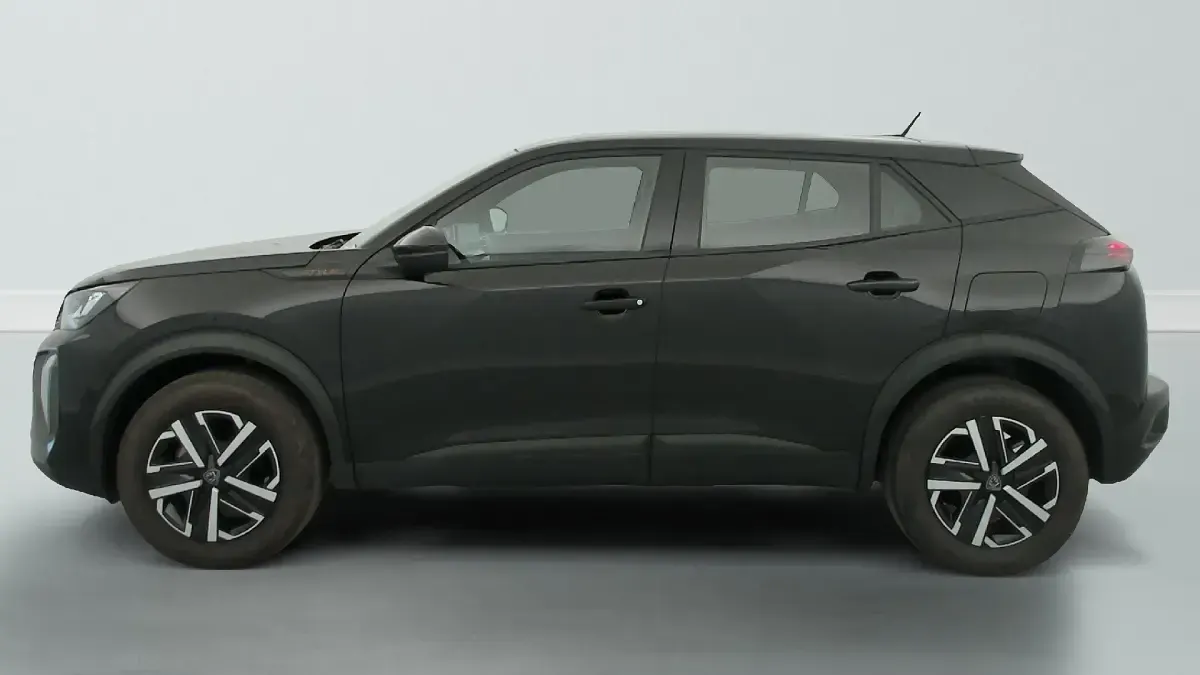 Gebraucht Peugeot 2008 Style 102 PS (75 kW) 2025 Schwarz (noir perla nera) SUV