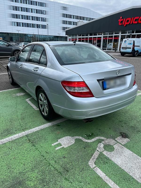 Gebraucht Mercedes C200 136 PS (100 kW) 2010 Silber Limousine