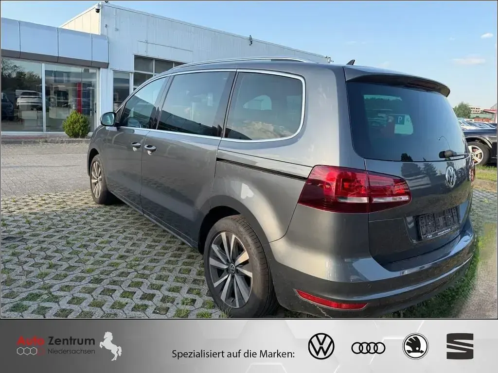 Gebraucht VW Sharan Highline 177 PS (130 kW) 2019 Grau Van / Kleinbus