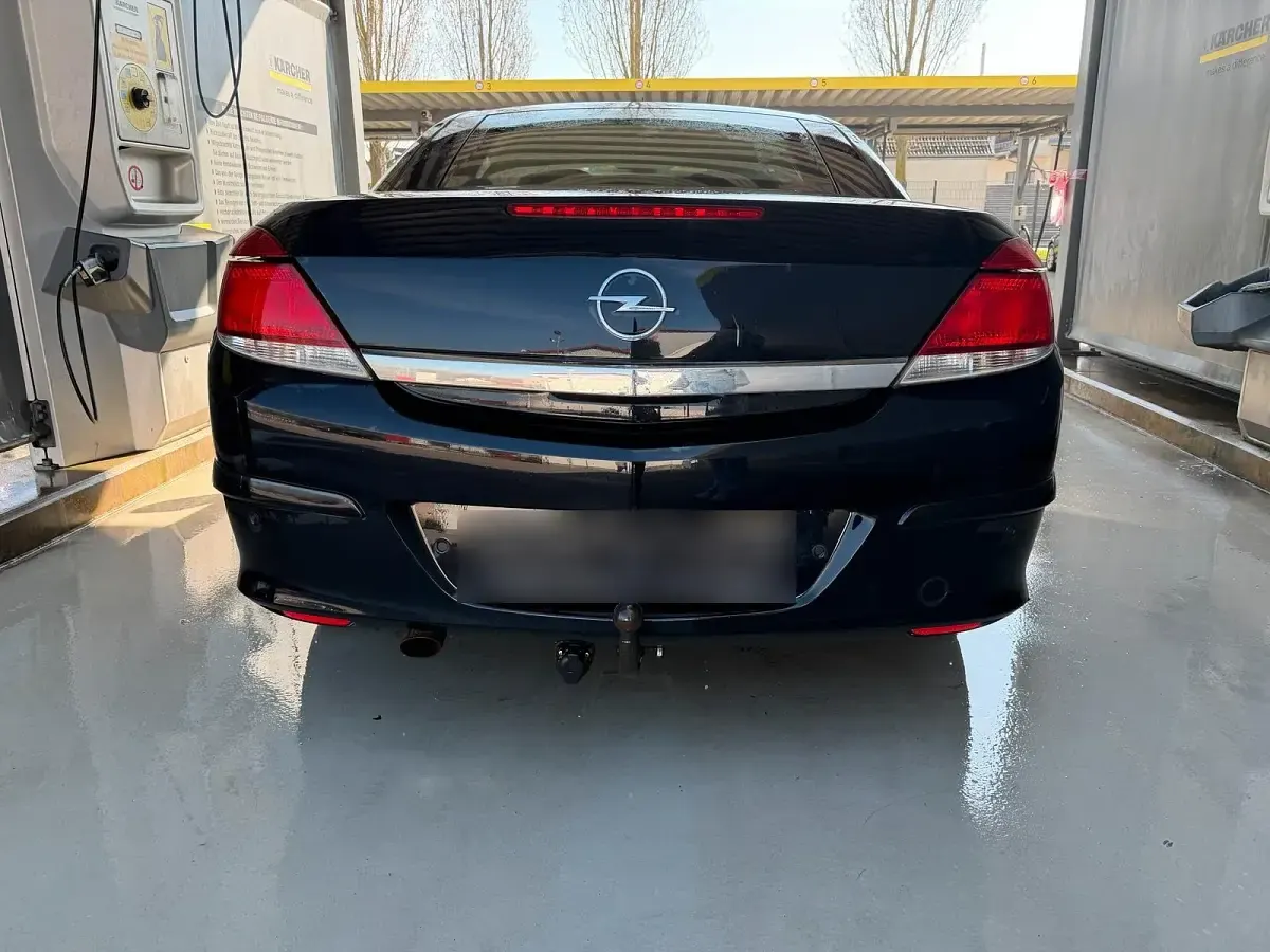 Gebraucht Opel Astra 140 PS (102 kW) 2007 Schwarz Cabrio
