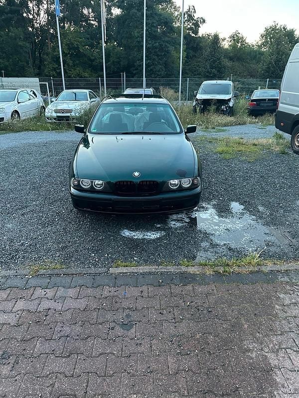 Grün Gebraucht 1997 BMW 520 Limousine | 1.800 € (Guter Preis) - Bild 1/4