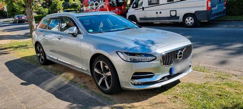 Grau Gebraucht 2017 Volvo V90 Inscription Kombi | 18.199 € (Fairer Preis) - Bild 1/4