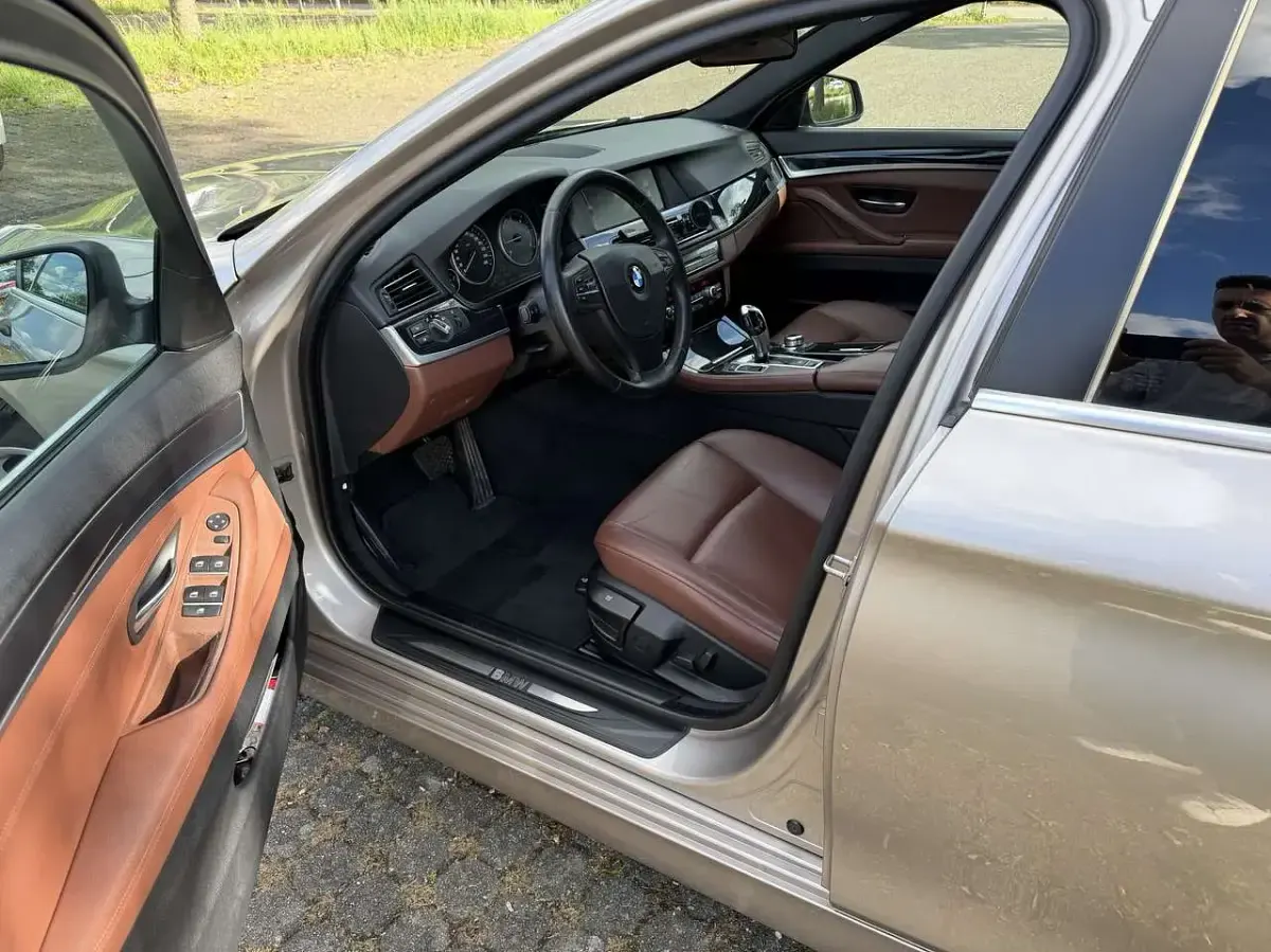 Gebraucht BMW 520 184 PS (135 kW) 2012 Limousine