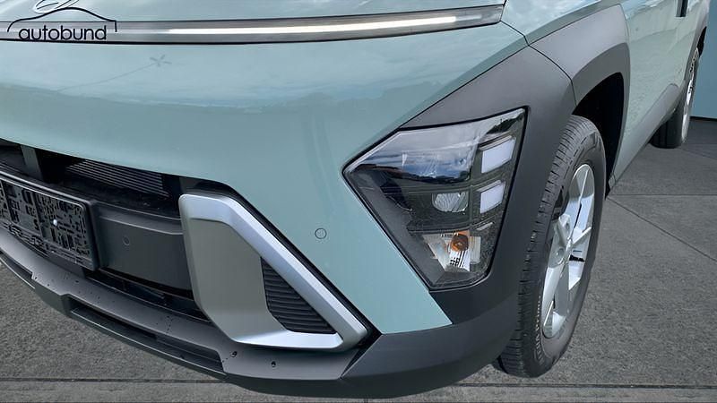 Neu Hyundai Kona 101 PS (74 kW) 2025 Grün SUV