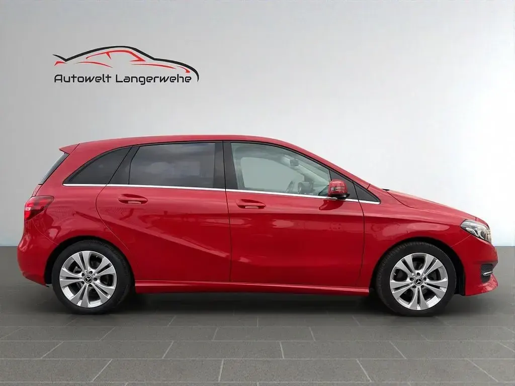 Gebraucht Mercedes B200 Style 156 PS (114 kW) 2018 Rot Kleinwagen