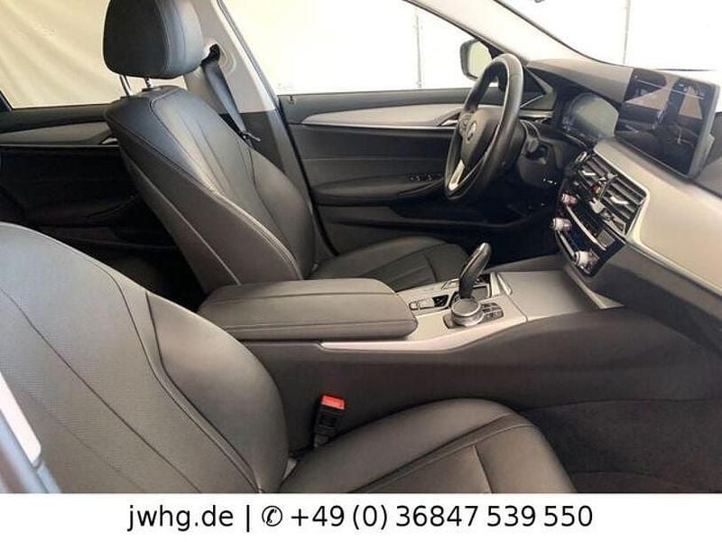 Gebraucht BMW 530e 292 PS (214 kW) 2022 Grau Limousine