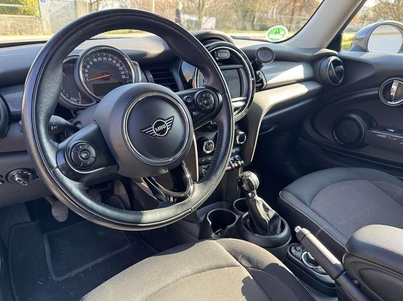 Gebraucht Mini Cooper 136 PS (100 kW) 2019 Grau Kleinwagen