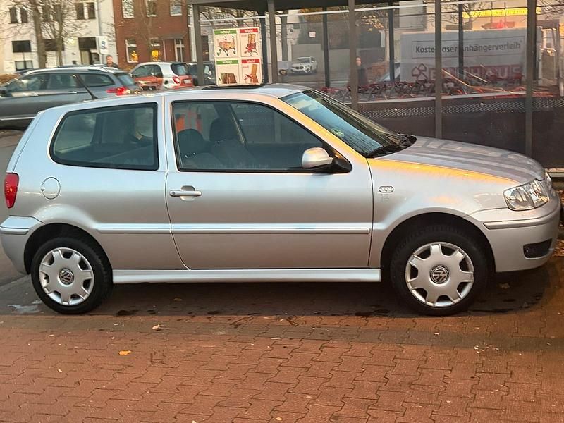 Gebraucht VW Polo 50 PS (36 kW) 2001 Silber Kleinwagen