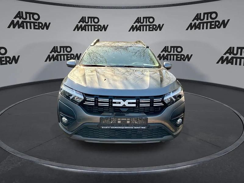 Neu Dacia Jogger Expression 101 PS (74 kW) 2026 Grau Van / Kleinbus