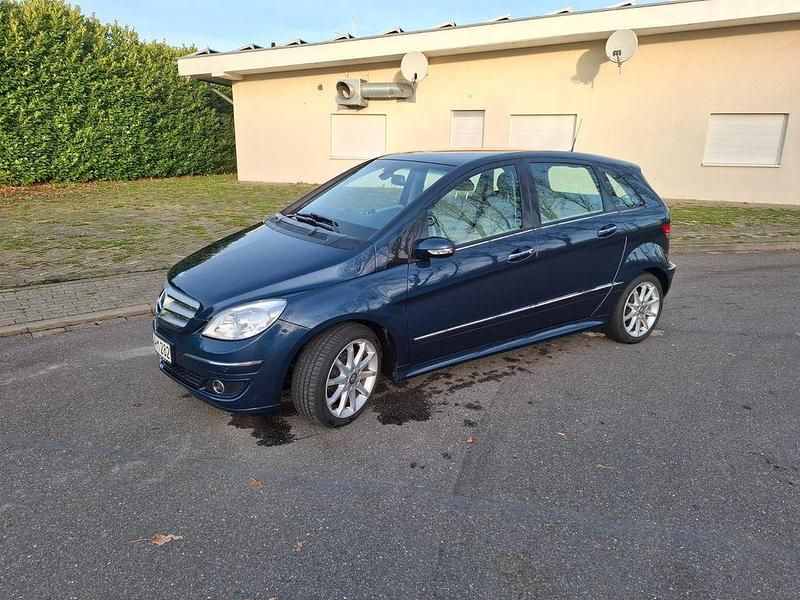 Blau Gebraucht 2008 Mercedes B200 Chrome Van / Kleinbus | 5.200 € (Guter Preis) - Bild 1/4