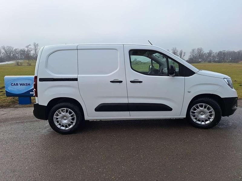 Gebraucht Opel Combo-e Life Selection 100 kW (136 PS) 2021 Weiß Van