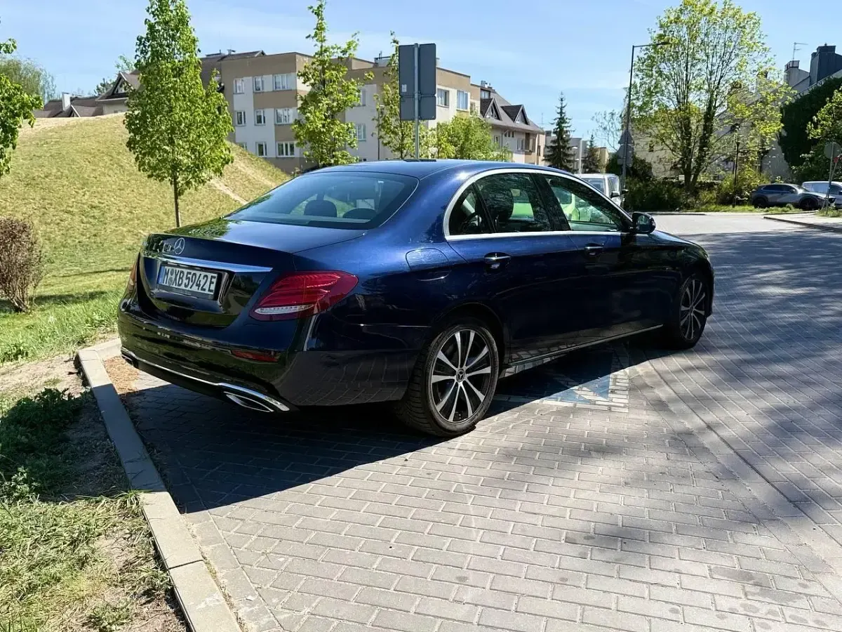 Gebraucht Mercedes E300 320 PS (235 kW) 2020 Blau Limousine