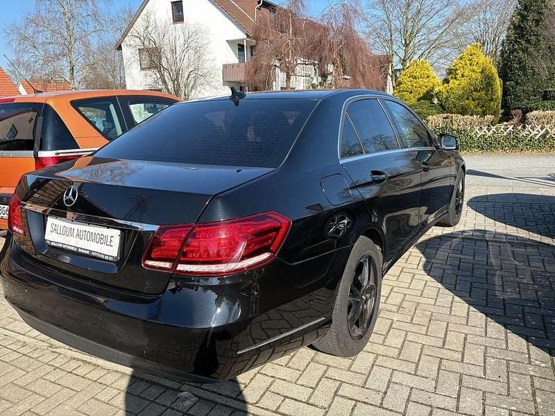 Gebraucht Mercedes E220 170 PS (125 kW) 2014 Schwarz Limousine
