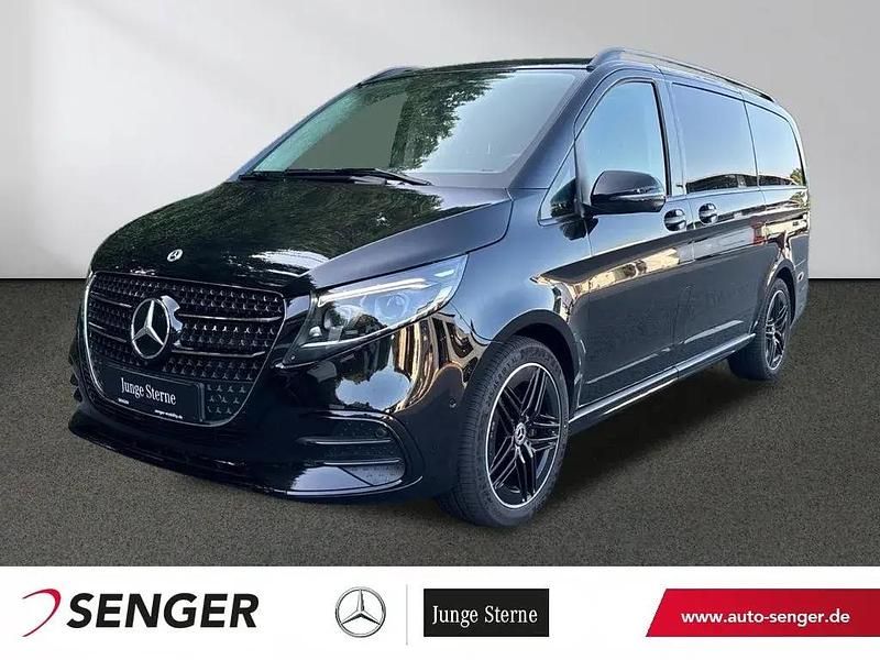 Schwarz Gebraucht 2024 Mercedes V300 Avantgarde Van / Kleinbus | 87.950 € - Bild 1/1