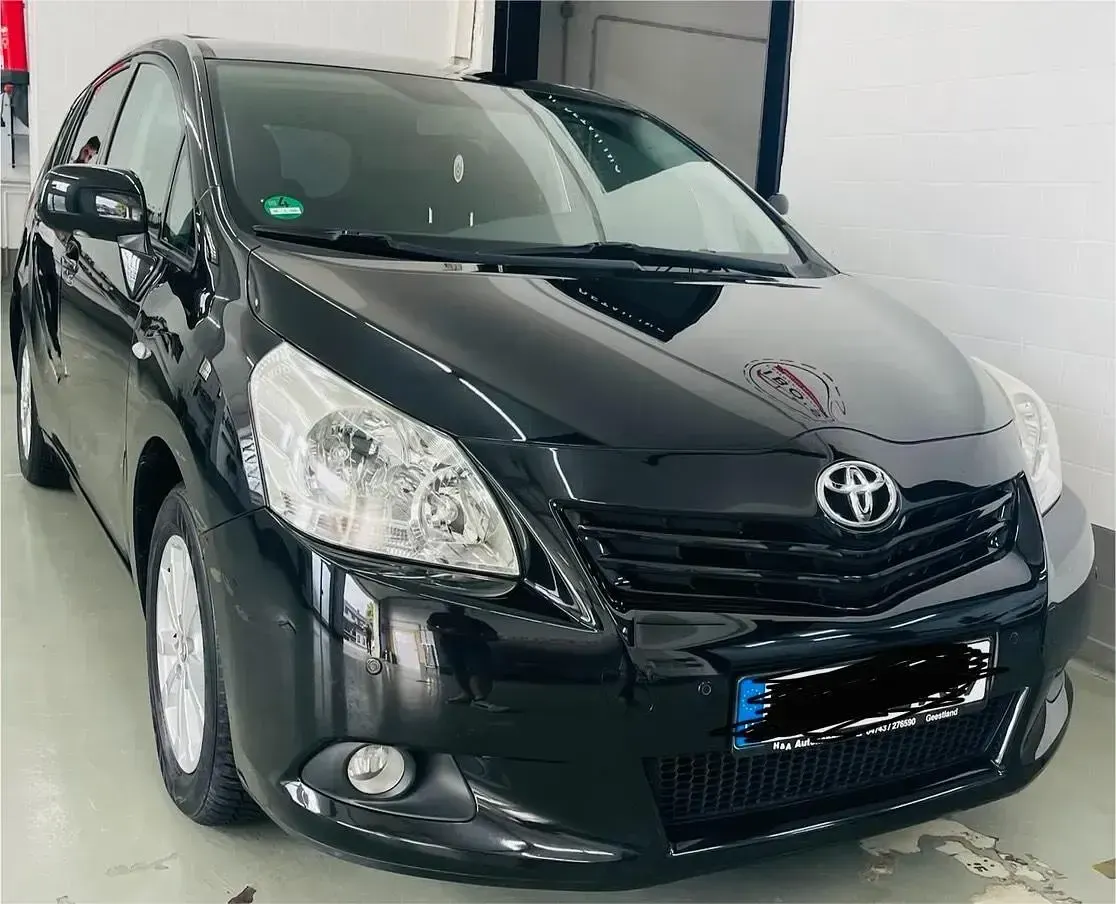Gebraucht Toyota Verso Edition 147 PS (108 kW) 2011 Schwarz Van / Kleinbus