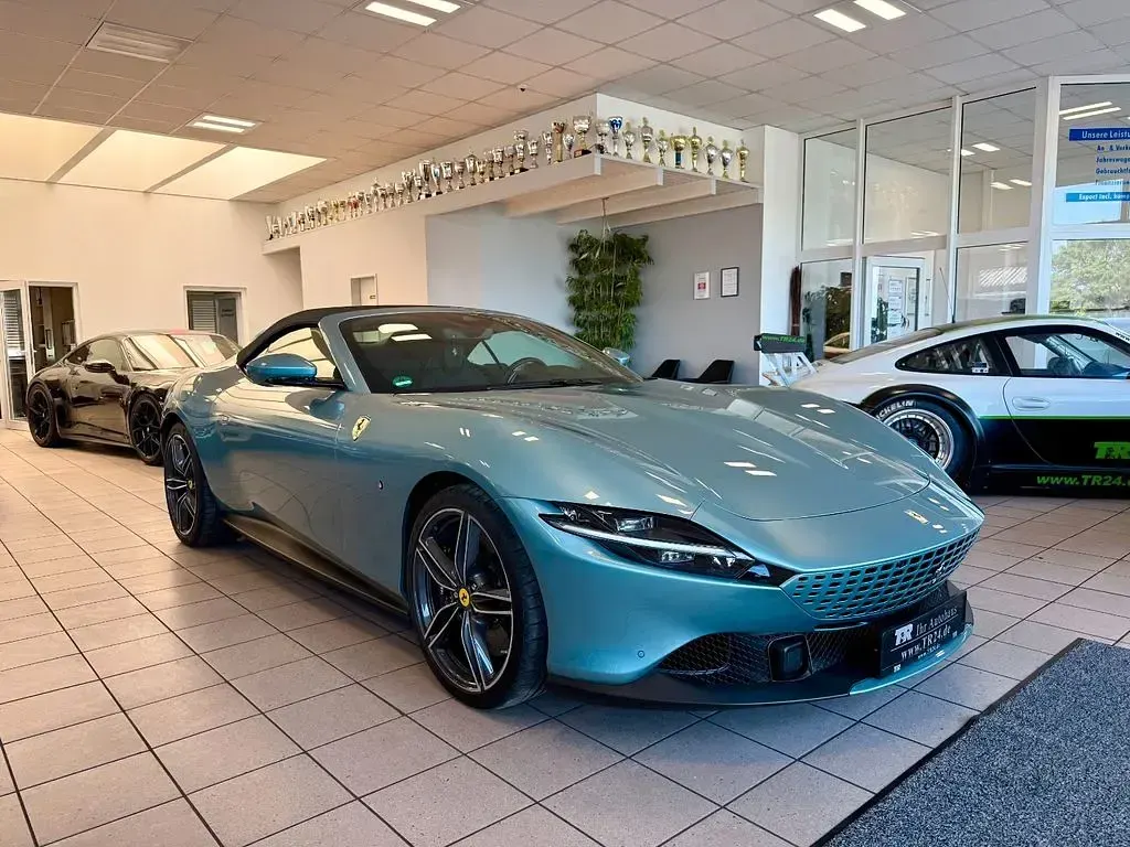 Gebraucht Ferrari Roma 620 PS (456 kW) 2024 Blau Cabrio
