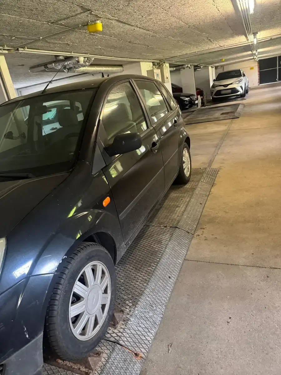 Używany Ford Fiesta 80 KM (58 kW) 2002 Niebieski Hatchback