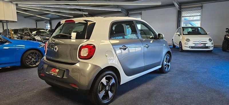 Gebraucht Smart ForFour Basis 90 PS (66 kW) 2019 Grau Kleinwagen