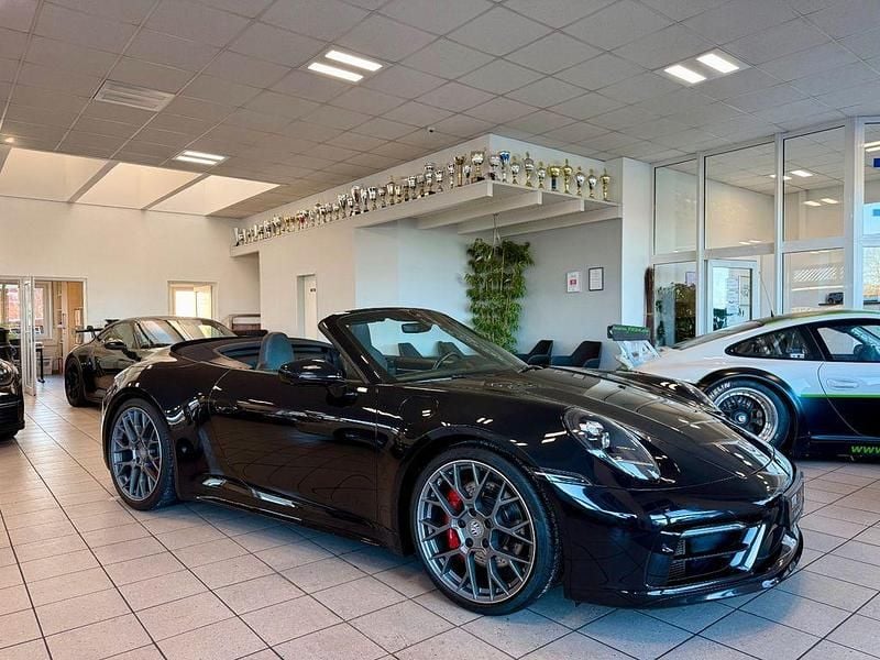 Schwarz Gebraucht 2022 Porsche 911 Carrera 4S Cabriolet Cabrio | 124.850 € (Superpreis) - Bild 1/4