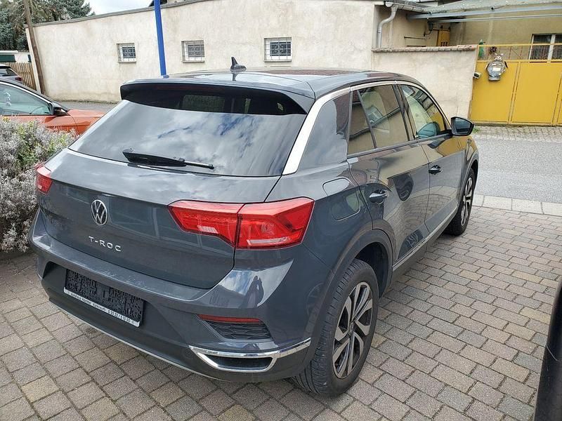 Używany VW T-Roc Active 110 KM (80 kW) 2021 Szary SUV