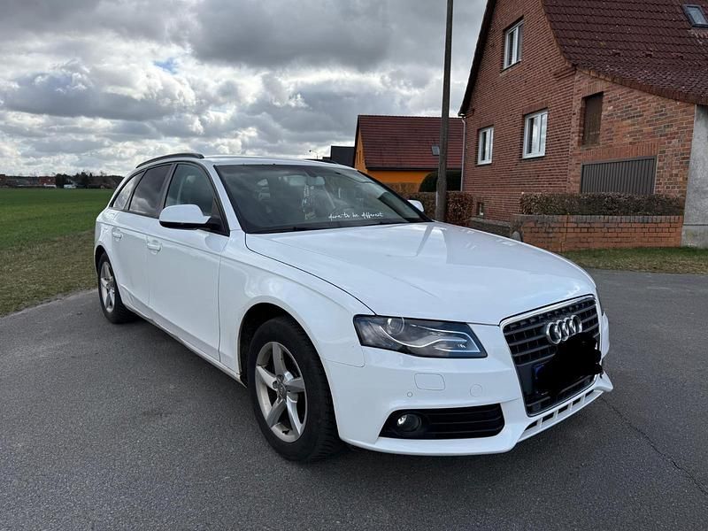 Gebraucht Audi A4 143 PS (105 kW) 2011 Weiß Kombi