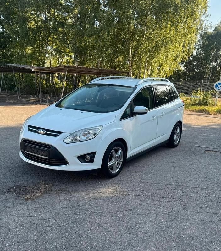 Weiß Gebraucht 2013 Ford Grand C-Max Van / Kleinbus | 4.300 € (Guter Preis) - Bild 1/4