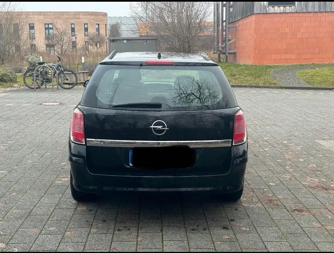 Gebraucht Opel Astra 90 PS (66 kW) 2005 Schwarz Kombi