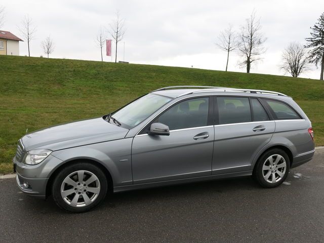 Silber metallic Gebraucht 2010 Mercedes C220 Kombi | 11.700 € (Teuer) - Bild 1/4