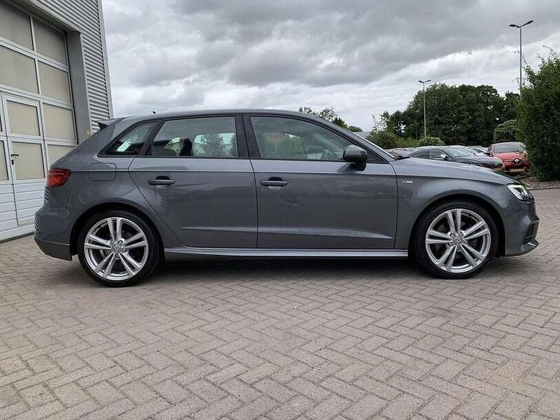 Gebraucht Audi A3 Comfort 190 PS (139 kW) 2020 Grau Limousine