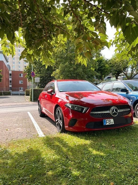 Rot Gebraucht 2019 Mercedes A200 Coupé | 20.000 € (Guter Preis) - Bild 1/4