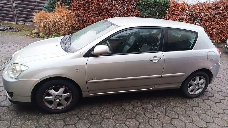 Gebraucht Toyota Corolla Edition 90 PS (66 kW) 2006 Silber Limousine