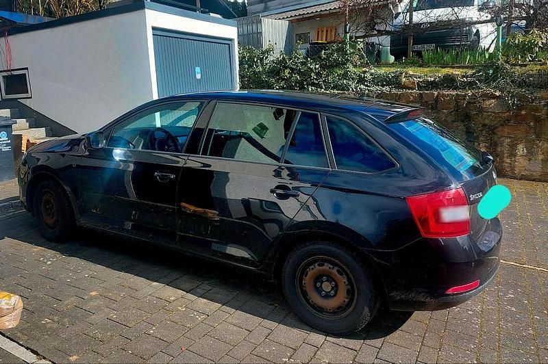 Gebraucht Skoda Rapid 105 PS (77 kW) 2014 Schwarz Kleinwagen