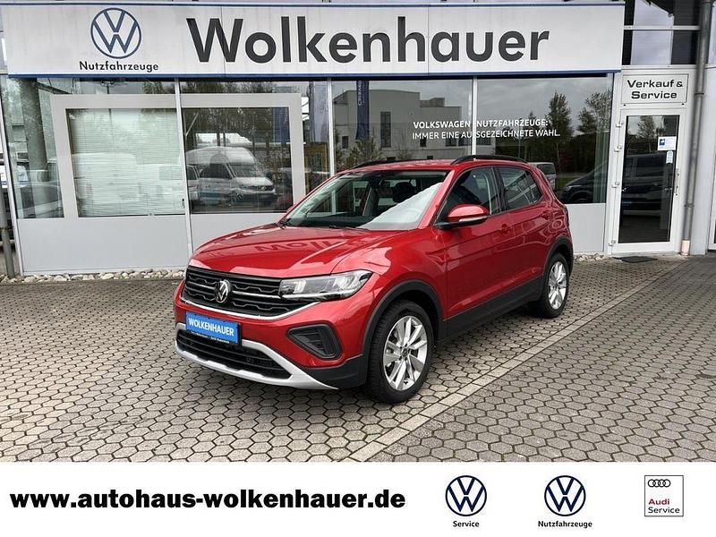 Kings red (metallic) Gebraucht 2024 VW T-Cross Life SUV | 21.450 € (Fairer Preis) - Bild 1/4