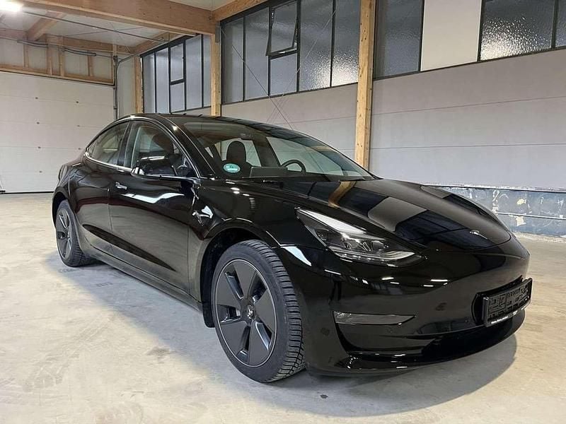 Schwarz Gebraucht 2022 Tesla Model 3 Limousine | 25.790 € (Superpreis) - Bild 1/4