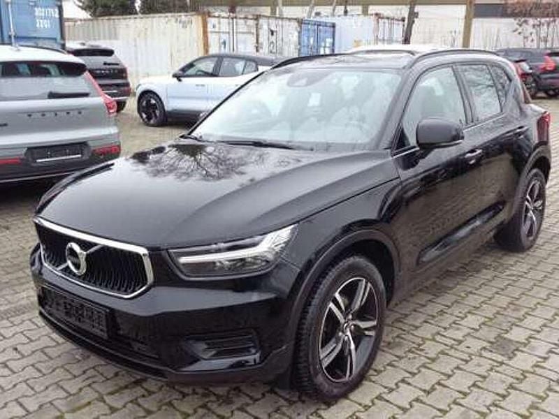 Onyx black (metallic) Gebraucht 2020 Volvo XC40 Momentum SUV | 19.990 € (Guter Preis) - Bild 1/4