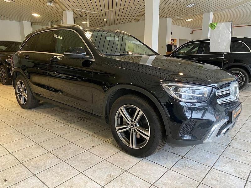 Gebraucht Mercedes GLC220 194 PS (142 kW) 2020 Schwarz SUV