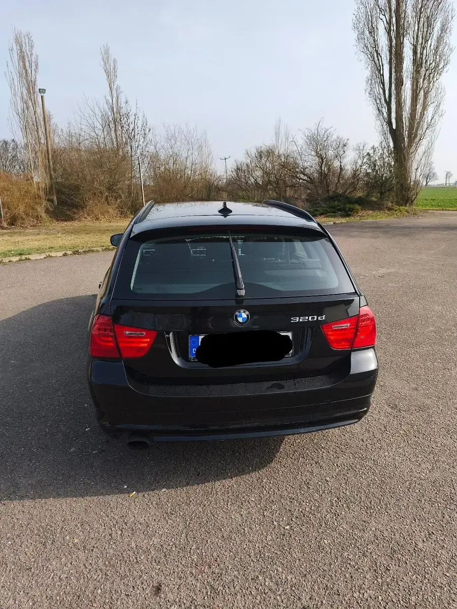 Second-hand BMW 320 184 CP (135 kW) 2011 Negru Break