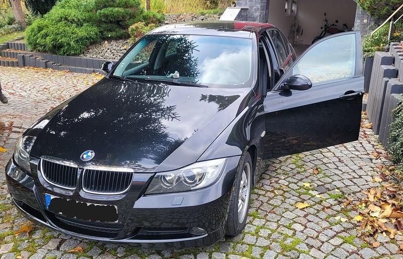 Schwarz Gebraucht 2005 BMW 320 Limousine | 7.000 € (Teuer) - Bild 1/4